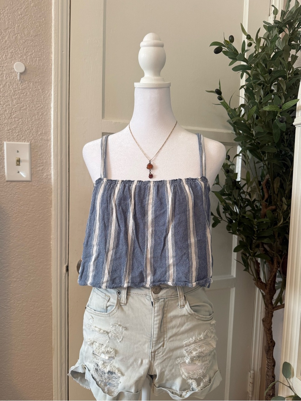 Hollister blue and white striped crop top 
Women